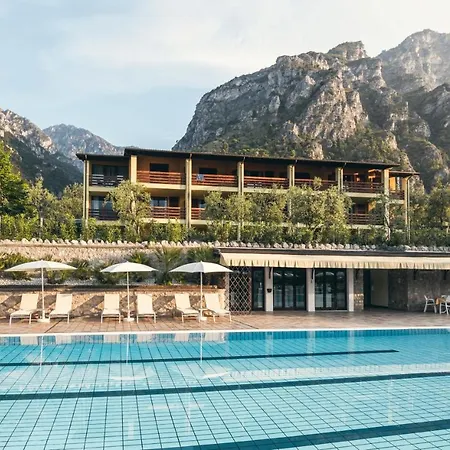 Caravel Limone sul Garda