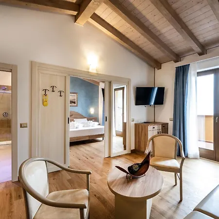 Caravel Hotel 4*