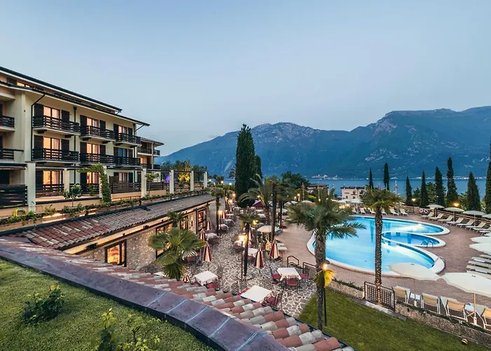 Caravel 4* Limone sul Garda