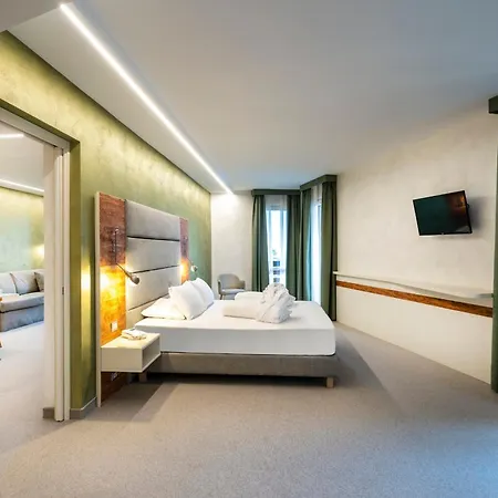 ホテル Caravel 4*